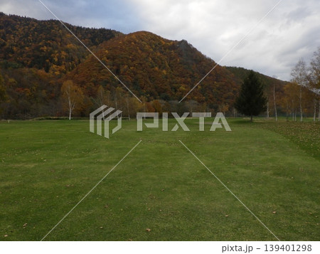 空知川ラベンダーの森ゴルフコースの風景　南コースのフェアウエー 139401298