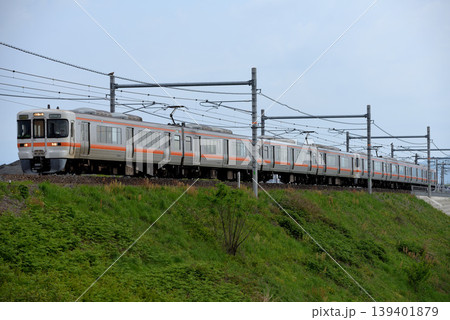 東海道線を走る313系特別快速8両 東海道線を走る313系特別快速8両 139401879