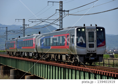 予讃線を走るN2000系特急宇和海6号 予讃線を走るN2000系特急宇和海6号 139401919