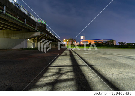 夜の橋と影 夜の橋と影 139403439