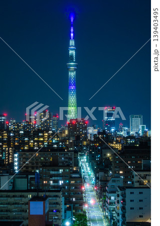 夜間の東京スカイツリー　ライトアップと都市夜景の絶景 139403495