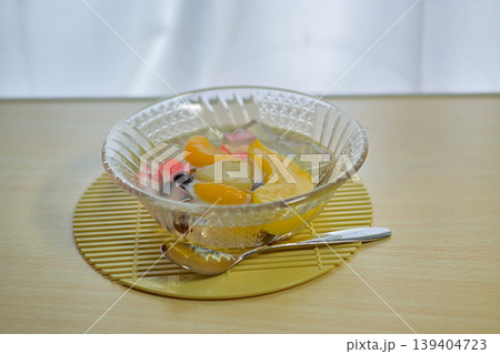 美味しそうなよく冷えたみつ豆 139404723