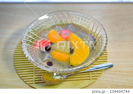 美味しそうなよく冷えたみつ豆 139404744