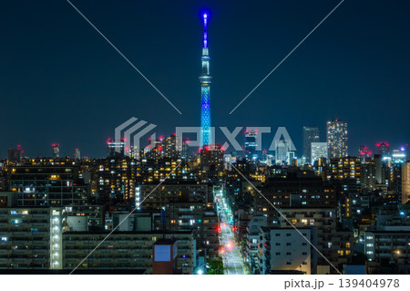 東京の夜景と東京スカイツリー 煌めく都市の夜間風景 東京の夜景と東京スカイツリー 煌めく都市の夜間風景 139404978