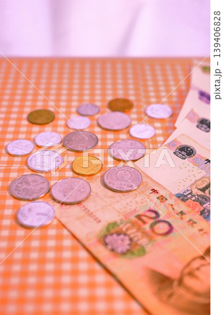 人民元紙幣と硬貨 人民元紙幣と硬貨 139406828