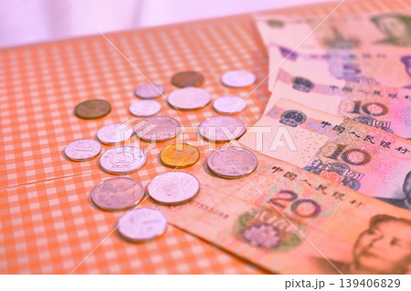 人民元紙幣と硬貨 人民元紙幣と硬貨 139406829
