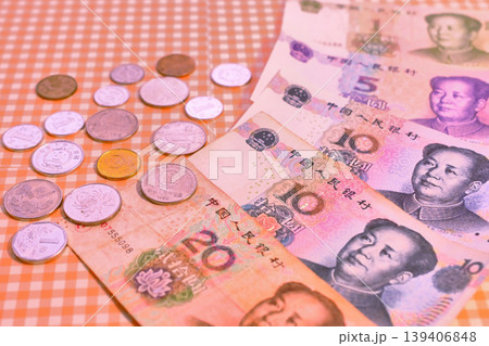人民元紙幣と硬貨 人民元紙幣と硬貨 139406848