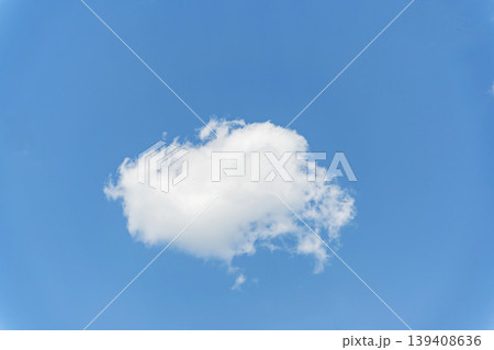 青空と白い雲 139408636