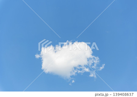 青空と白い雲 139408637
