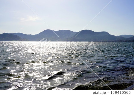 久美浜湾 久美浜湊宮浦明線の葛野区緑化公園から海を見た風景 京都府京丹後市久美浜町 久美浜湾 久美浜湊宮浦明線の葛野区緑化公園から海を見た風景 京都府京丹後市久美浜町 139410566
