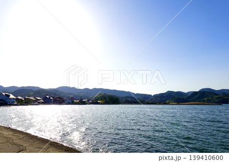久美浜湾 国道178号線の十楽ひろばから久美浜湾を眺める風景 京都府京丹後市久美浜町 久美浜湾 国道178号線の十楽ひろばから久美浜湾を眺める風景 京都府京丹後市久美浜町 139410600