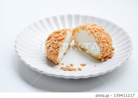 choux cream or cream puff, eclair or custard choux cream 139411217