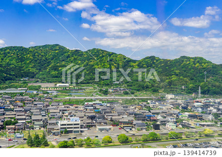 蒲郡の山間を走る東海道新幹線の走行風景(豊橋〜三河安城) 蒲郡の山間を走る東海道新幹線の走行風景(豊橋〜三河安城) 139414739