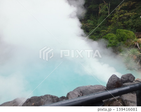 吹き出す水蒸気 139416081