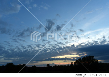 view of beautiful sunset with cirrus clouds 139417184