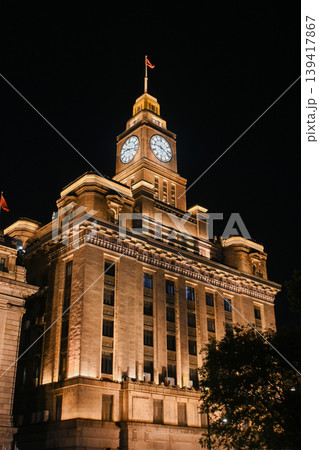 上海夜景・外灘の西洋建築 139417867