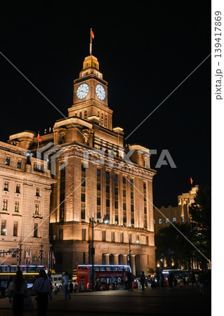 上海夜景・外灘の西洋建築 139417869
