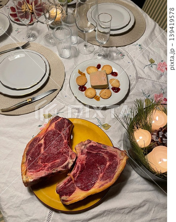 Txuleton Beef Steak on Grill with Juicy Texture Txuleton Beef Steak on Grill with Juicy Texture 139419578