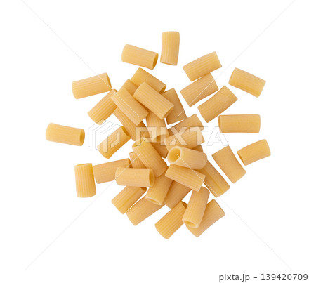 pile pasta rigatoni isolated pile pasta rigatoni isolated 139420709