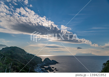 屋久島神が宿る島 春の青空(春 屋久島神が宿る島 春の青空(春 139421952