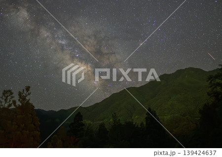 洋上アルプス屋久島　天の川星景(夏 139424637