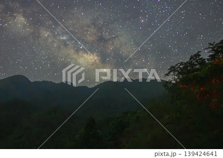 洋上アルプス屋久島　天の川星景(夏 139424641