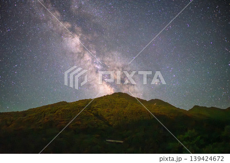 洋上アルプス屋久島　天の川星景(夏 139424672