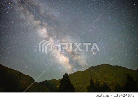 洋上アルプス屋久島　天の川星景(夏 139424673