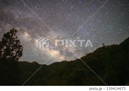 洋上アルプス屋久島　天の川星景(夏 139424675