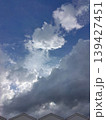 夏の空と白い雲 139427451