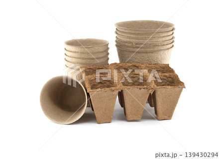Biodegradable peat pots and seed starting trays for sustainable gardening and plant propagation Biodegradable peat pots and seed starting trays for sustainable gardening and plant propagation 139430294
