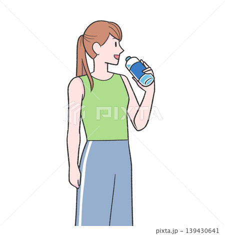 ペットボトルを持つ女性 ペットボトルを持つ女性 139430641