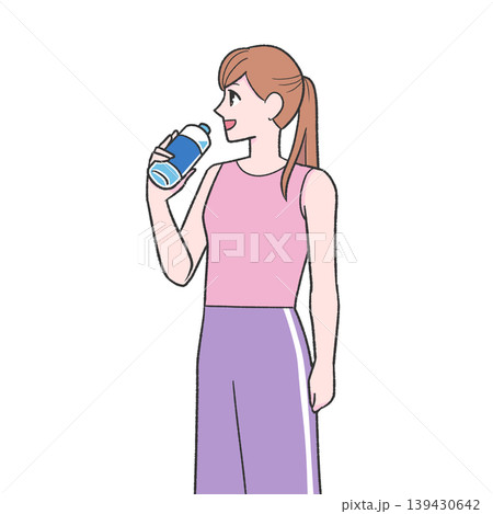 ペットボトルを持つ女性 ペットボトルを持つ女性 139430642