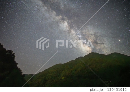 天の川星景　洋上アルプス屋久島(夏 139431912