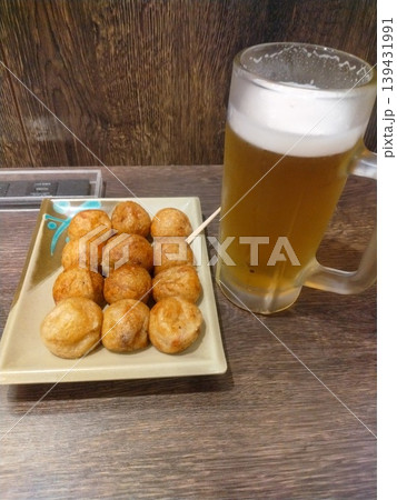 たこ焼きとビール 139431991