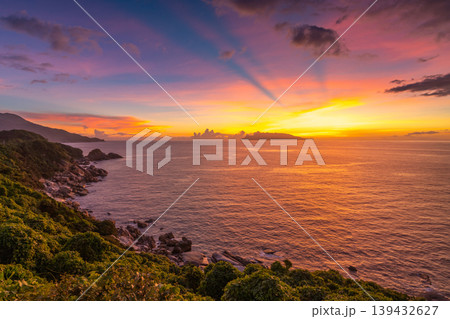 東シナ海夕景 トワイライト 神が宿る屋久島(夏 東シナ海夕景 トワイライト 神が宿る屋久島(夏 139432627