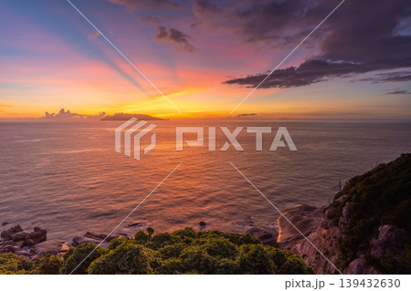 東シナ海夕景 トワイライト 神が宿る屋久島(夏 東シナ海夕景 トワイライト 神が宿る屋久島(夏 139432630