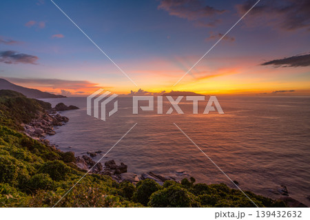 東シナ海夕景 トワイライト 神が宿る屋久島(夏 東シナ海夕景 トワイライト 神が宿る屋久島(夏 139432632