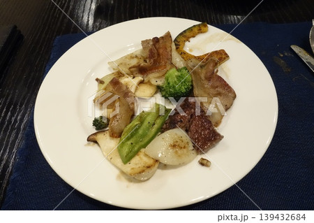 Gourmet Plate with Steak and Vegetables Gourmet Plate with Steak and Vegetables 139432684