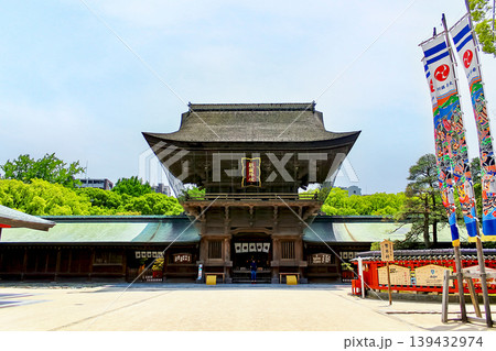 【福岡】初夏の福岡　 筥崎宮の楼門 139432974