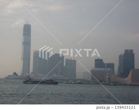 Hong Kong City Skyline with Cruise Ship 139433121