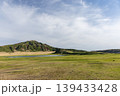 草原の中にある広大な草原 139433428