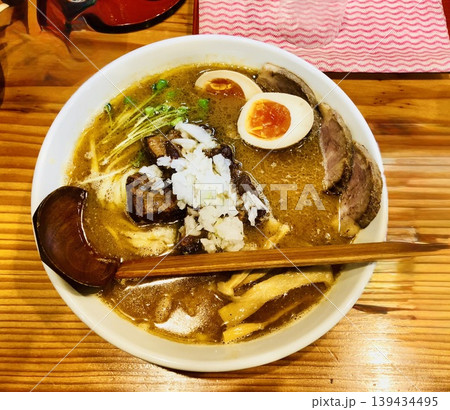 海の余韻 そっとすすっただけなのに 魚介覚醒 出汁暴走 旨味の波直撃 海の余韻 そっとすすっただけなのに 魚介覚醒 出汁暴走 旨味の波直撃 139434495