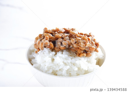 納豆ご飯 - ほかほかの炊きたてごはんで、美味しい納豆ごはん 139434588