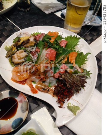 居酒屋の刺身盛り合わせ 居酒屋の刺身盛り合わせ 139435708