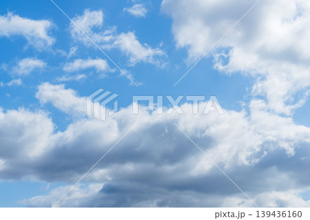 春の始まりの青空と広がる雲65 春の始まりの青空と広がる雲65 139436160