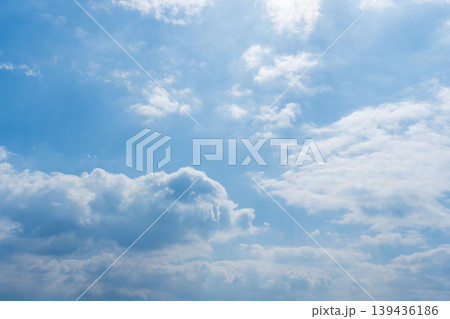 春の青空と白い雲の風景10 春の青空と白い雲の風景10 139436186