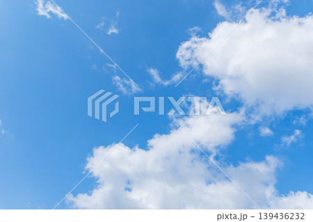 春の青空と白い雲の風景53 春の青空と白い雲の風景53 139436232