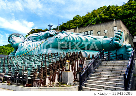 【福岡】初夏の南蔵院 大きな釈迦涅槃像の全景 【福岡】初夏の南蔵院 大きな釈迦涅槃像の全景 139436299