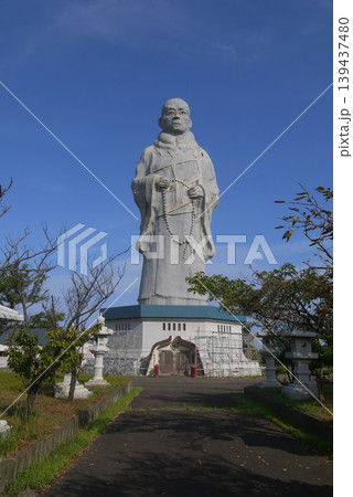 新潟県胎内市の巨大親鸞像 139437480